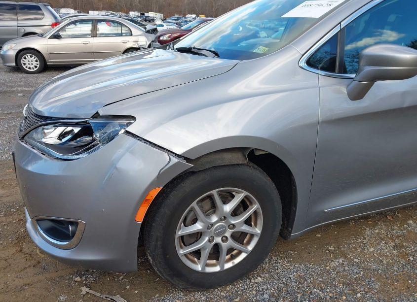 Photo 17 of 2020 Chrysler Pacifica TOURING L (VIN 2C4RC1BG7LR279780)