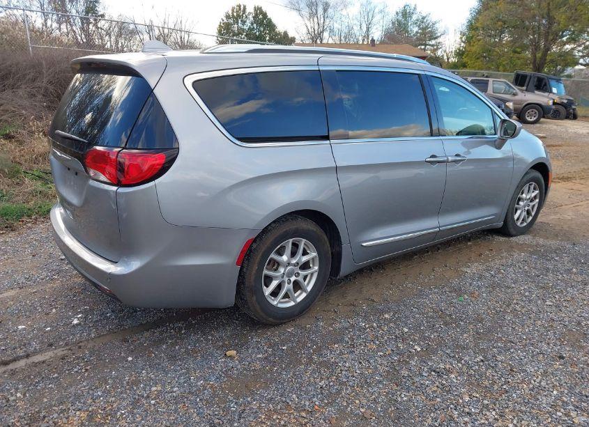 Photo 4 of 2020 Chrysler Pacifica TOURING L (VIN 2C4RC1BG7LR279780)