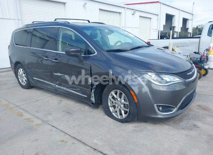2020 Chrysler Pacifica TOURING L (VIN 2C4RC1BG7LR284994) main photo