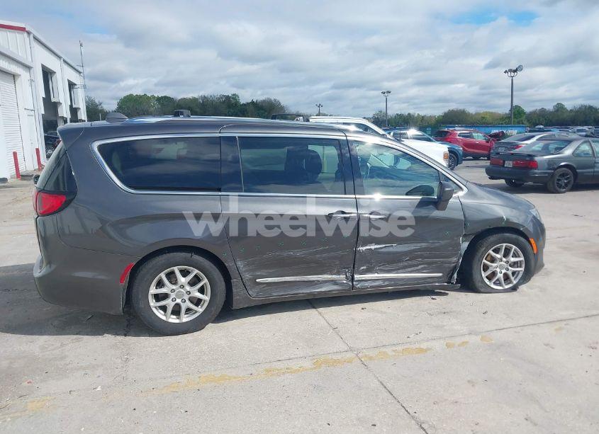 Photo 13 of 2020 Chrysler Pacifica TOURING L (VIN 2C4RC1BG7LR284994)
