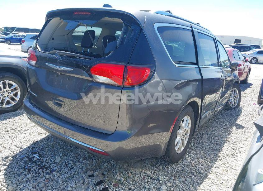 Photo 4 of 2020 Chrysler Pacifica TOURING L (VIN 2C4RC1BG7LR284994)