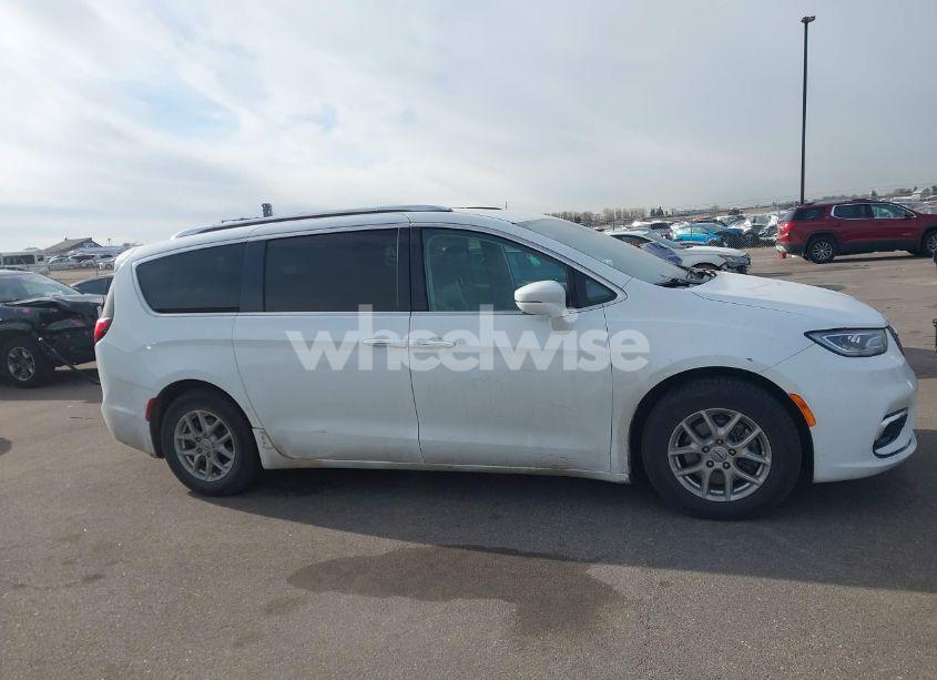 Photo 13 of 2021 Chrysler Pacifica TOURING L (VIN 2C4RC1BG7MR543484)