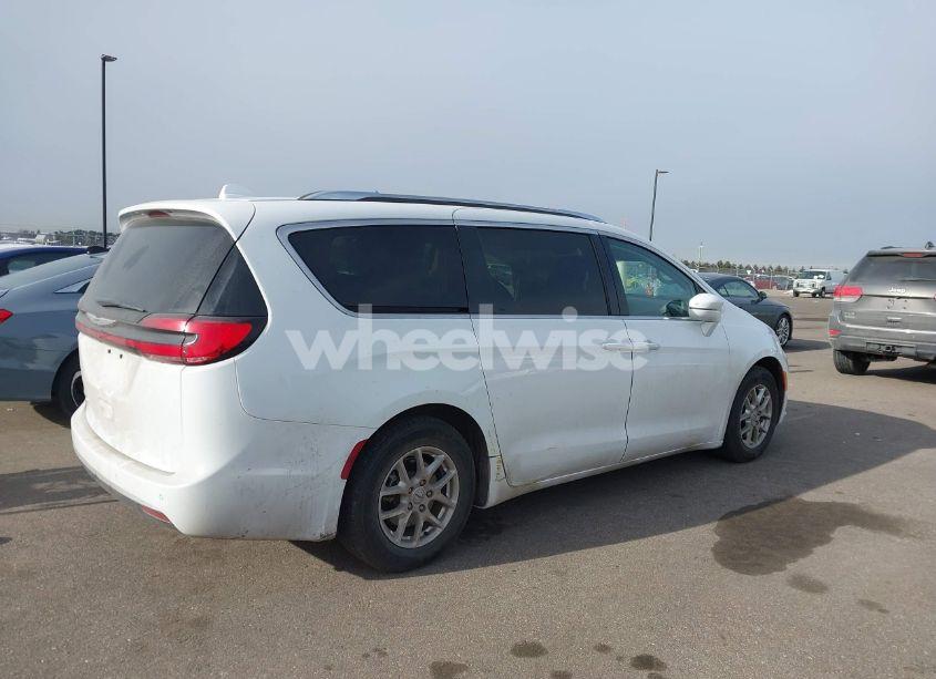 Photo 4 of 2021 Chrysler Pacifica TOURING L (VIN 2C4RC1BG7MR543484)