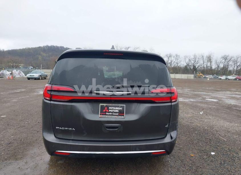 Photo 17 of 2021 Chrysler Pacifica TOURING L (VIN 2C4RC1BG7MR584956)