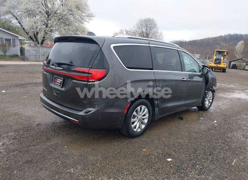 Photo 4 of 2021 Chrysler Pacifica TOURING L (VIN 2C4RC1BG7MR584956)
