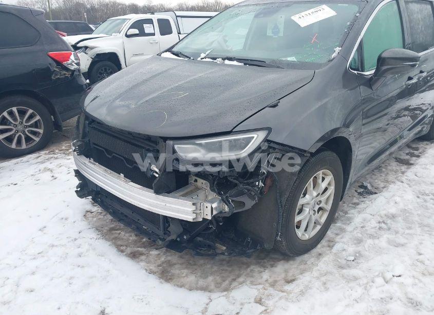 Photo 6 of 2021 Chrysler Pacifica TOURING L (VIN 2C4RC1BG7MR587422)