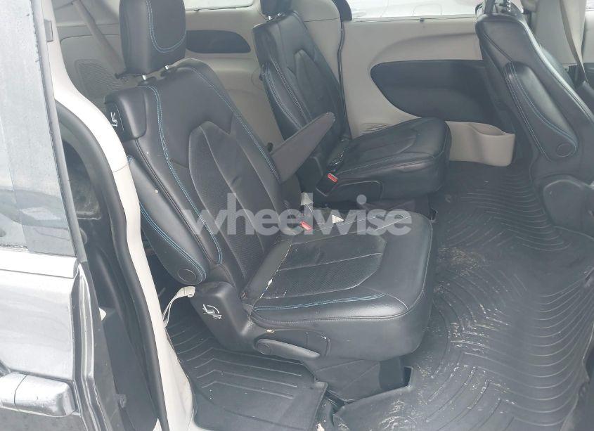 Photo 8 of 2021 Chrysler Pacifica TOURING L (VIN 2C4RC1BG7MR587422)