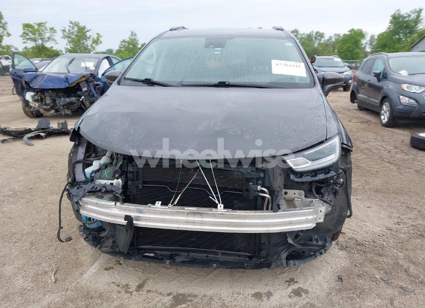 Photo 13 of 2022 Chrysler Pacifica TOURING L (VIN 2C4RC1BG7NR114024)