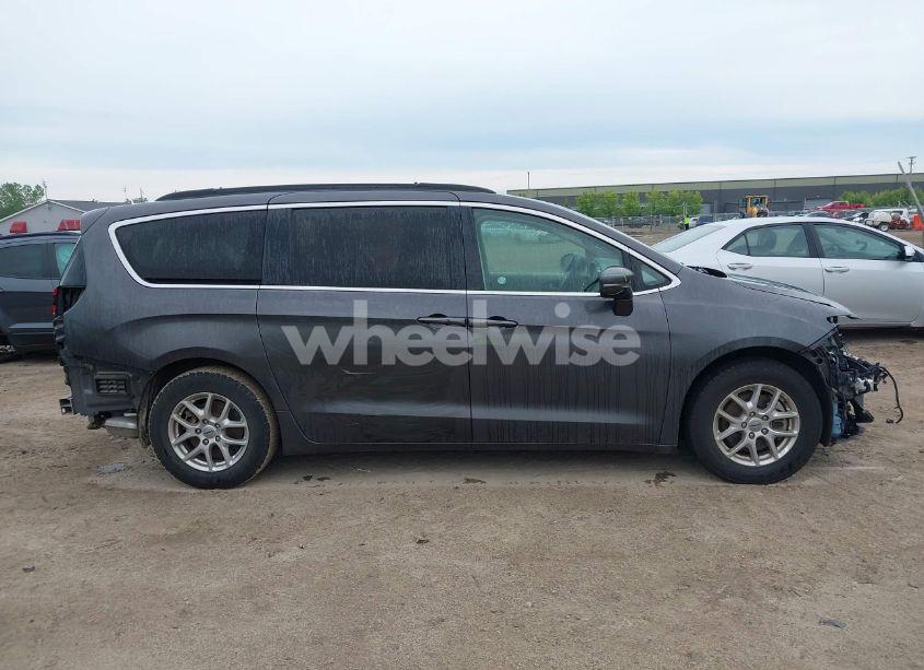 Photo 14 of 2022 Chrysler Pacifica TOURING L (VIN 2C4RC1BG7NR114024)