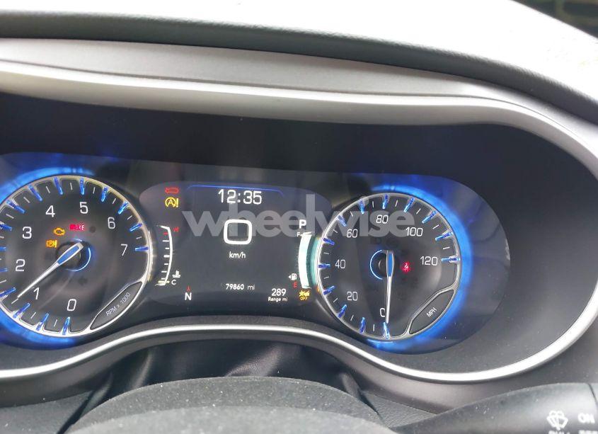 Photo 16 of 2022 Chrysler Pacifica TOURING L (VIN 2C4RC1BG7NR114024)