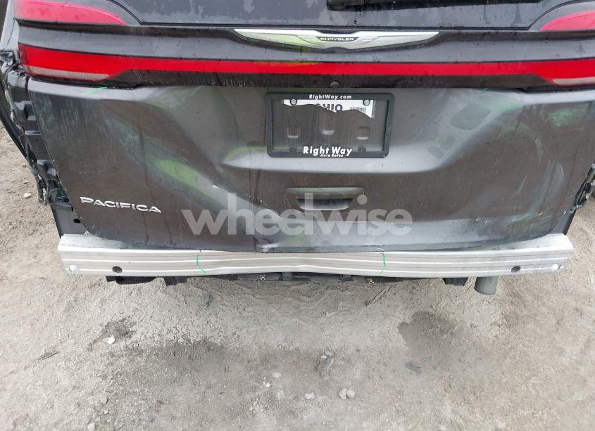Photo 6 of 2022 Chrysler Pacifica TOURING L (VIN 2C4RC1BG7NR114024)