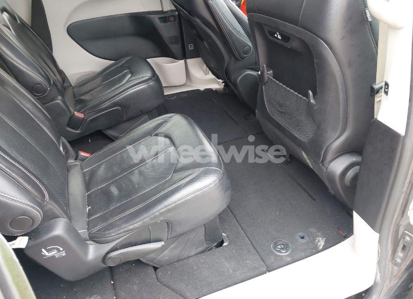 Photo 8 of 2022 Chrysler Pacifica TOURING L (VIN 2C4RC1BG7NR114024)