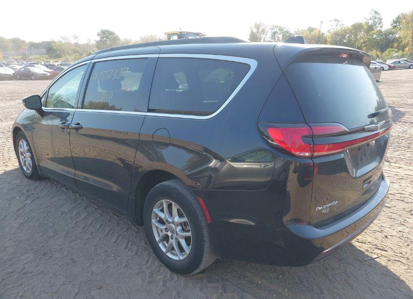 Photo 3 of 2022 Chrysler Pacifica TOURING L (VIN 2C4RC1BG7NR117702)