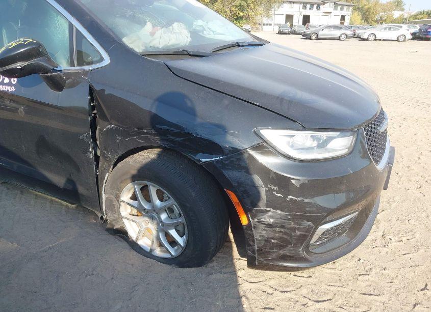Photo 6 of 2022 Chrysler Pacifica TOURING L (VIN 2C4RC1BG7NR117702)