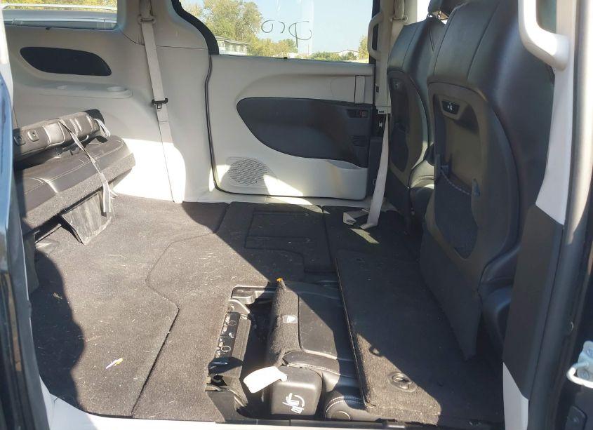 Photo 8 of 2022 Chrysler Pacifica TOURING L (VIN 2C4RC1BG7NR117702)