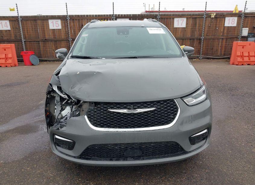 Photo 12 of 2022 Chrysler Pacifica TOURING L (VIN 2C4RC1BG7NR138629)