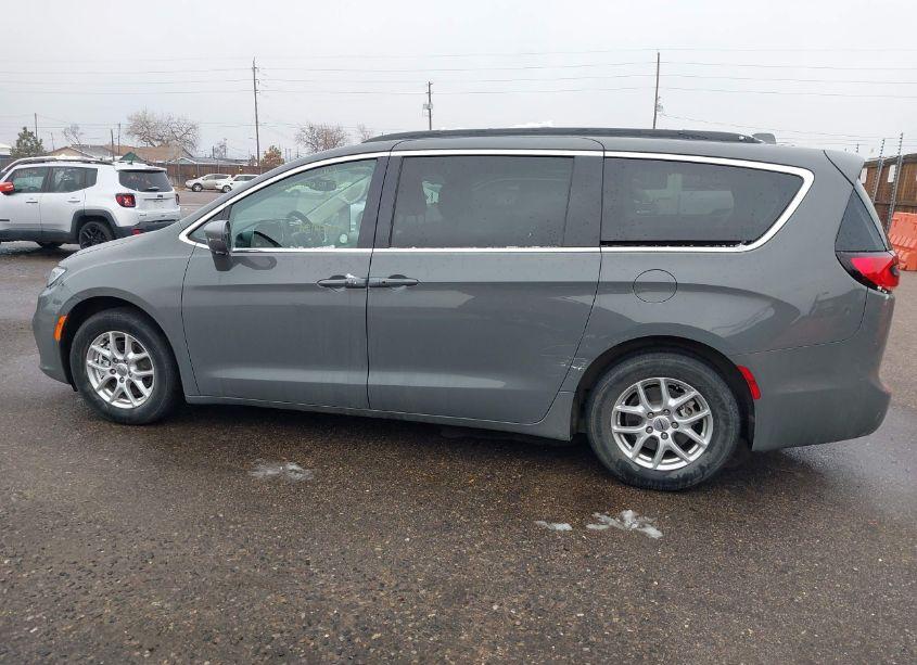 Photo 14 of 2022 Chrysler Pacifica TOURING L (VIN 2C4RC1BG7NR138629)