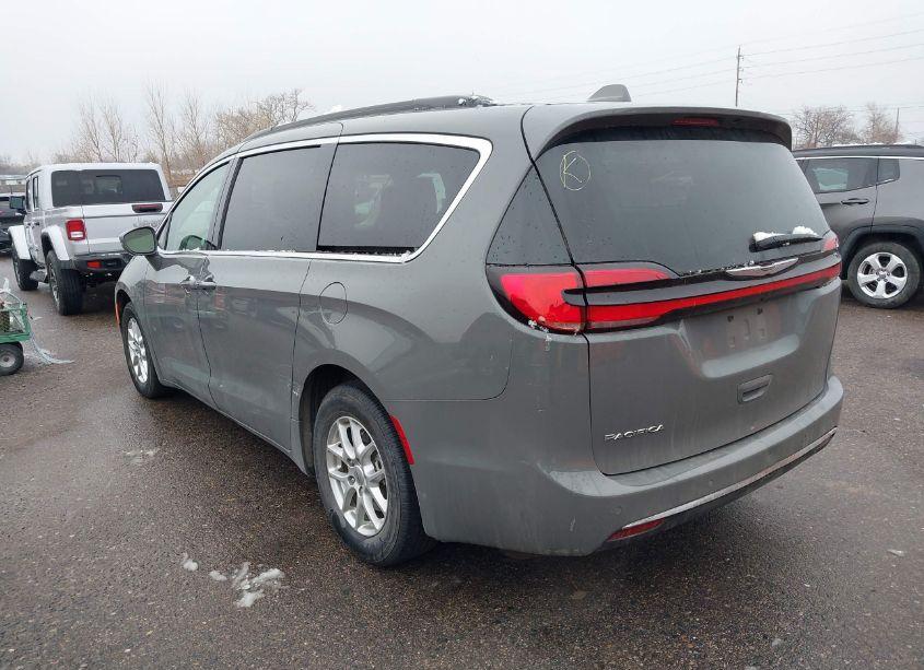 Photo 3 of 2022 Chrysler Pacifica TOURING L (VIN 2C4RC1BG7NR138629)