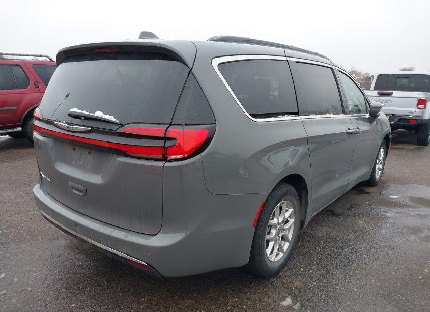 Photo 4 of 2022 Chrysler Pacifica TOURING L (VIN 2C4RC1BG7NR138629)
