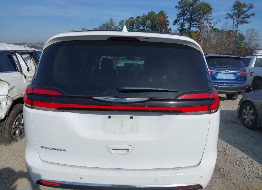 Photo 16 of 2022 Chrysler Pacifica TOURING L (VIN 2C4RC1BG7NR160789)