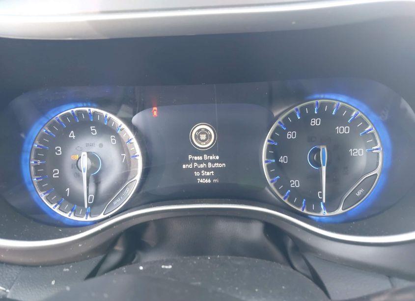 Photo 7 of 2022 Chrysler Pacifica TOURING L (VIN 2C4RC1BG7NR160789)