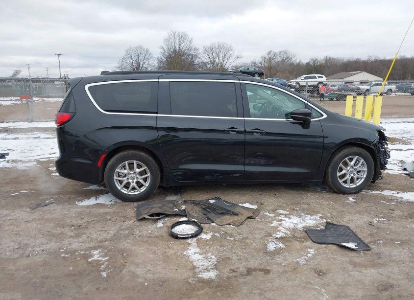 Photo 14 of 2022 Chrysler Pacifica TOURING L (VIN 2C4RC1BG7NR177172)