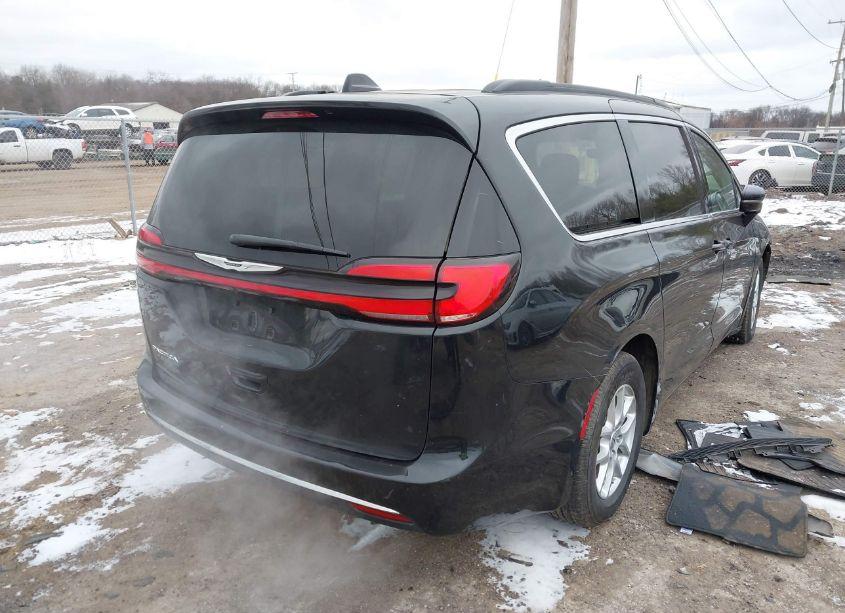 Photo 4 of 2022 Chrysler Pacifica TOURING L (VIN 2C4RC1BG7NR177172)