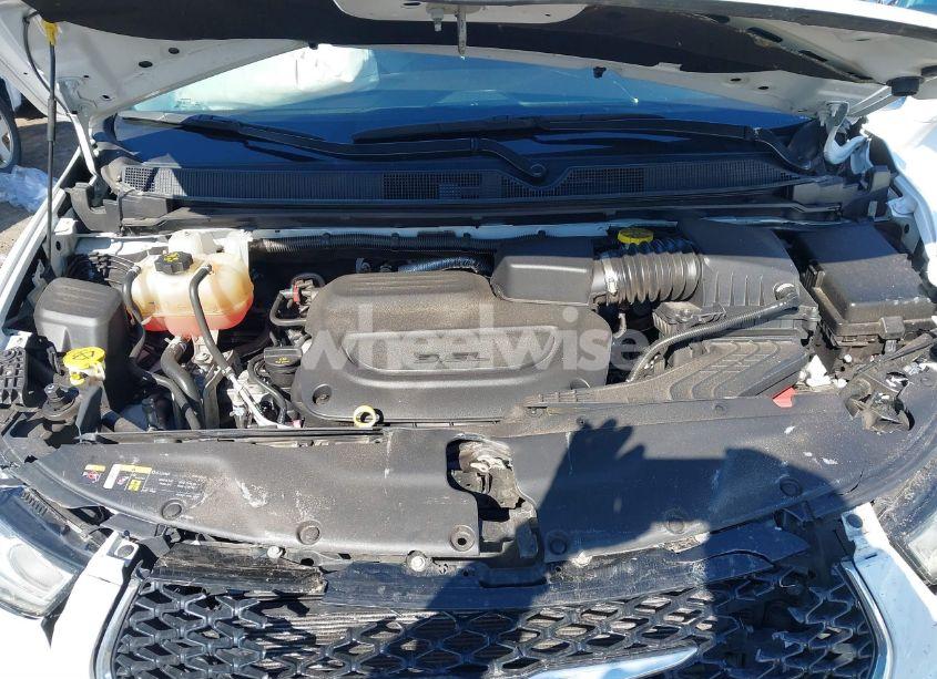 Photo 10 of 2022 Chrysler Pacifica TOURING L (VIN 2C4RC1BG7NR178063)