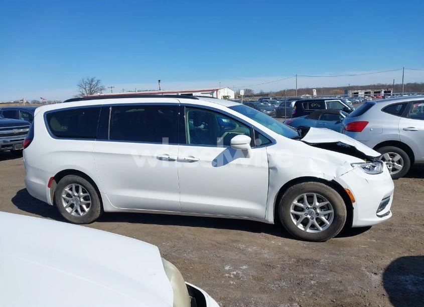 Photo 13 of 2022 Chrysler Pacifica TOURING L (VIN 2C4RC1BG7NR178063)