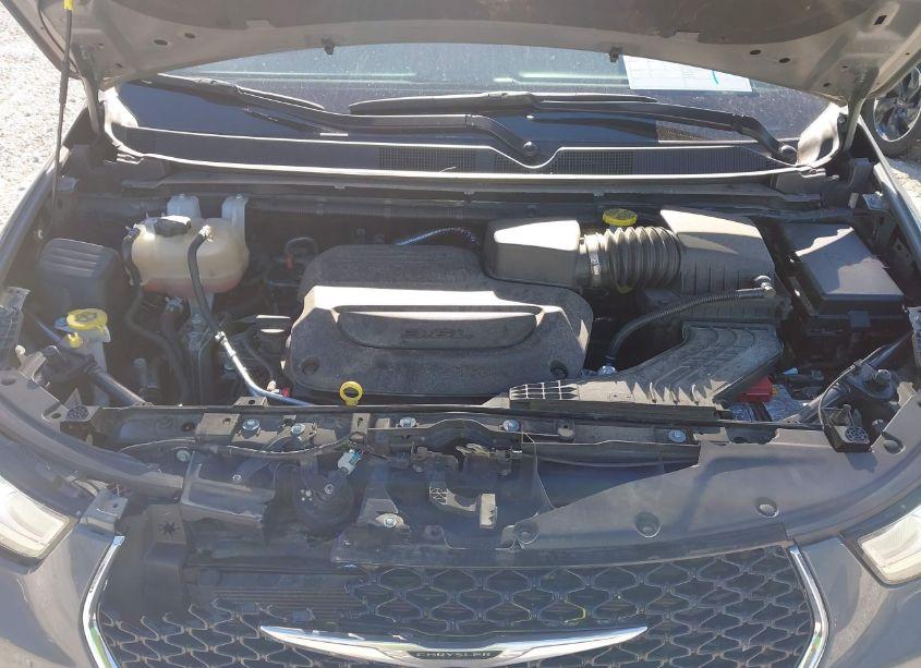 Photo 10 of 2022 Chrysler Pacifica TOURING L (VIN 2C4RC1BG7NR188897)