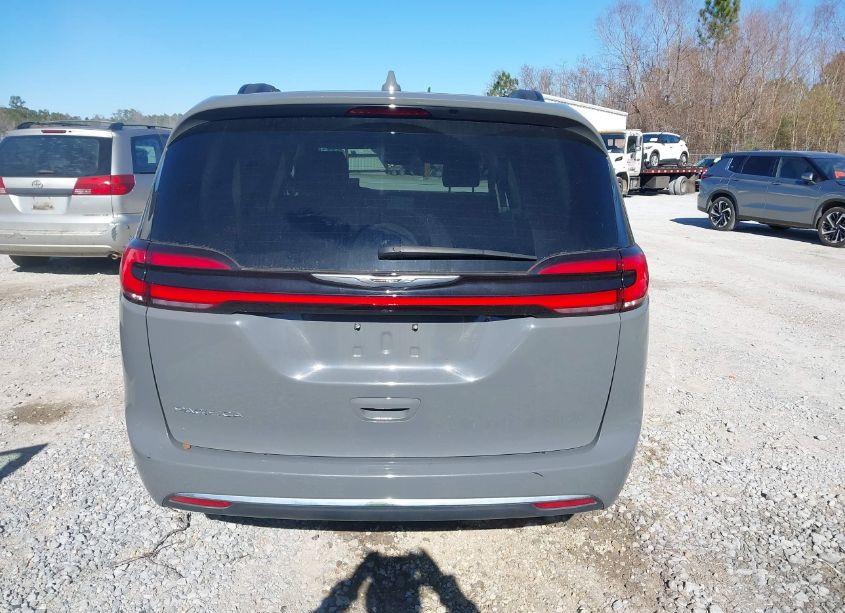 Photo 16 of 2022 Chrysler Pacifica TOURING L (VIN 2C4RC1BG7NR188897)