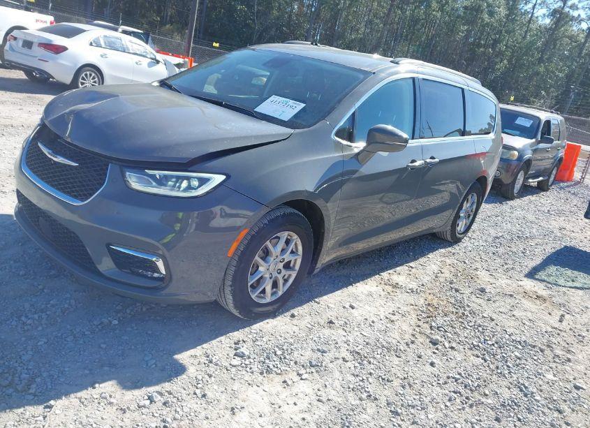 Photo 2 of 2022 Chrysler Pacifica TOURING L (VIN 2C4RC1BG7NR188897)