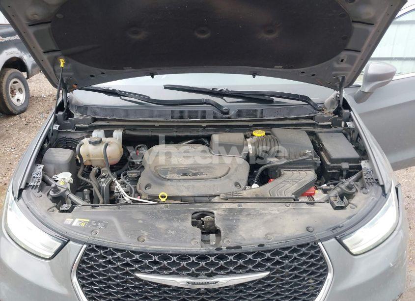 Photo 10 of 2022 Chrysler Pacifica TOURING L (VIN 2C4RC1BG7NR191430)