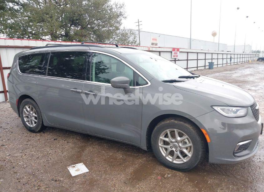 Photo 13 of 2022 Chrysler Pacifica TOURING L (VIN 2C4RC1BG7NR191430)