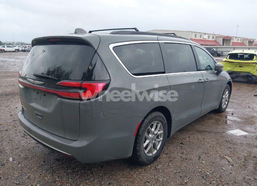 Photo 4 of 2022 Chrysler Pacifica TOURING L (VIN 2C4RC1BG7NR191430)