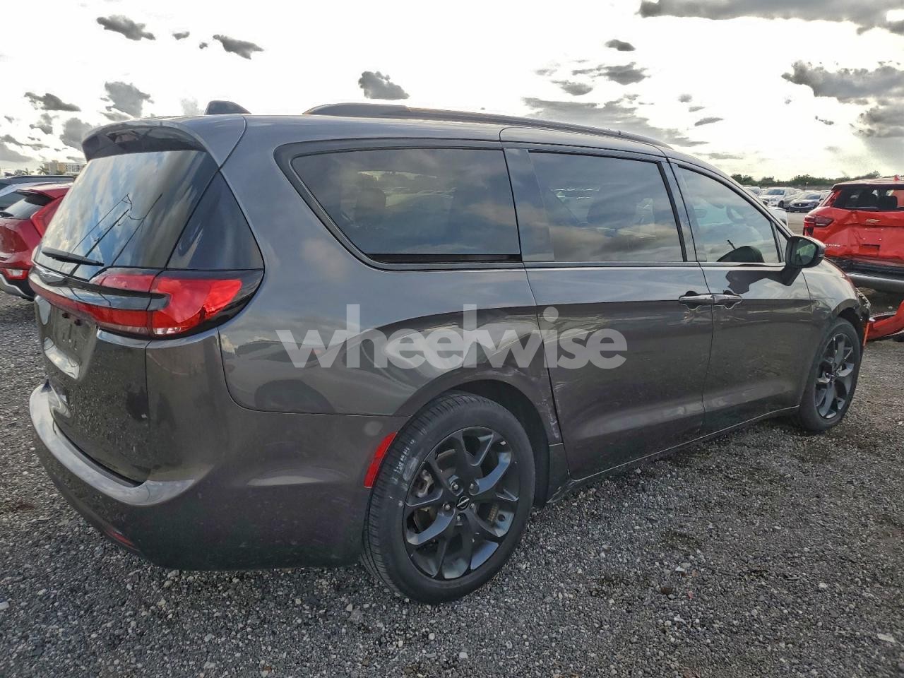 Photo 3 of 2023 CHRYSLER PACIFICA TOURING L (VIN 2C4RC1BG7PR516709)