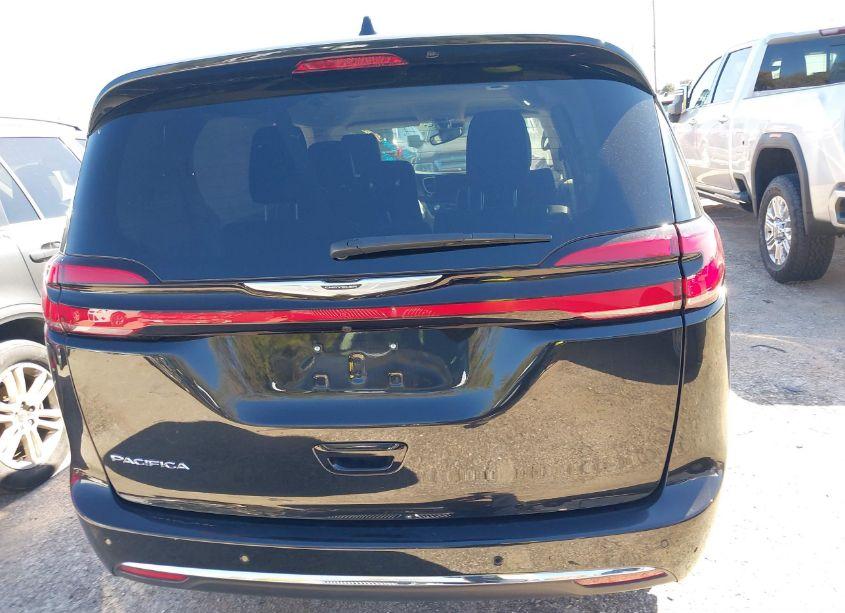 Photo 16 of 2023 Chrysler Pacifica TOURING L (VIN 2C4RC1BG7PR524499)