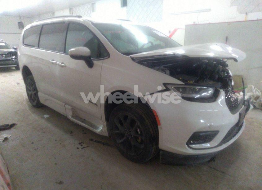 2023 Chrysler Pacifica TOURING L (VIN 2C4RC1BG7PR538287) main photo