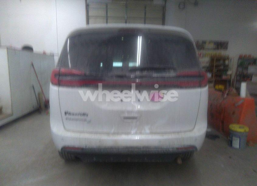 Photo 15 of 2023 Chrysler Pacifica TOURING L (VIN 2C4RC1BG7PR538287)