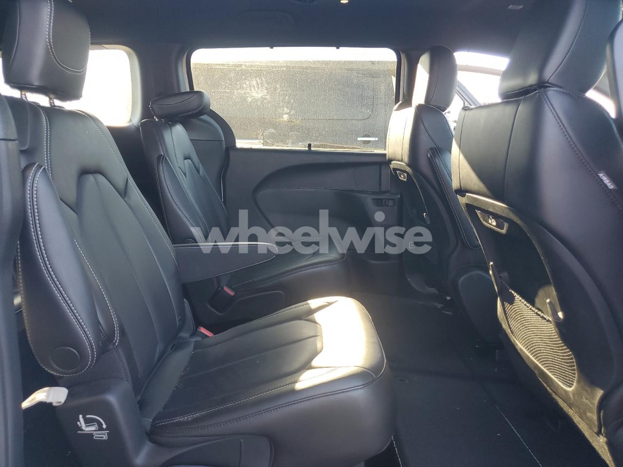 Photo 11 of 2023 CHRYSLER PACIFICA TOURING L (VIN 2C4RC1BG7PR603655)