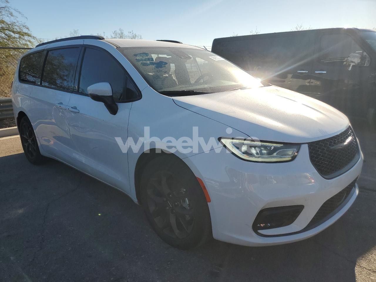 Photo 4 of 2023 CHRYSLER PACIFICA TOURING L (VIN 2C4RC1BG7PR603655)