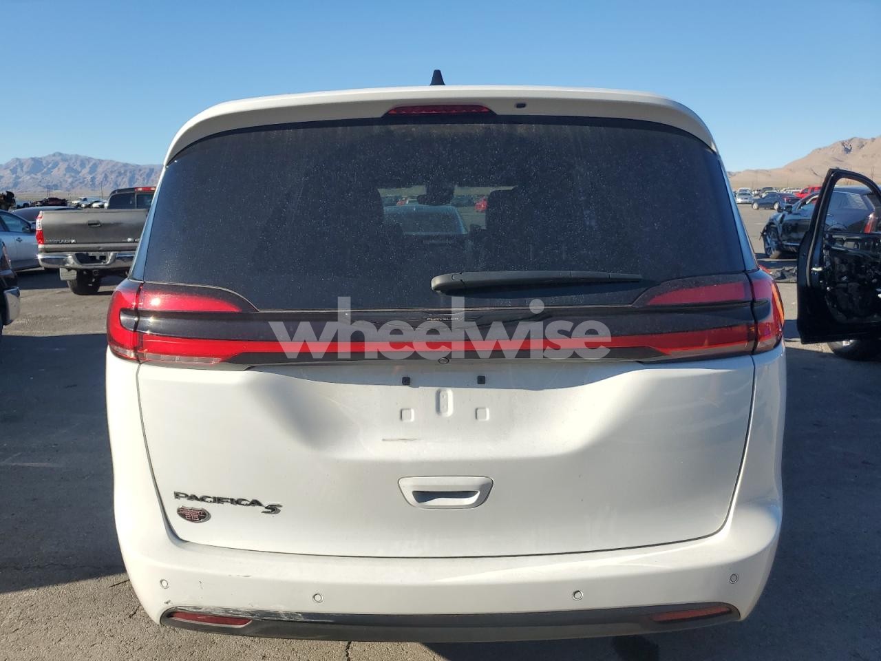 Photo 6 of 2023 CHRYSLER PACIFICA TOURING L (VIN 2C4RC1BG7PR603655)