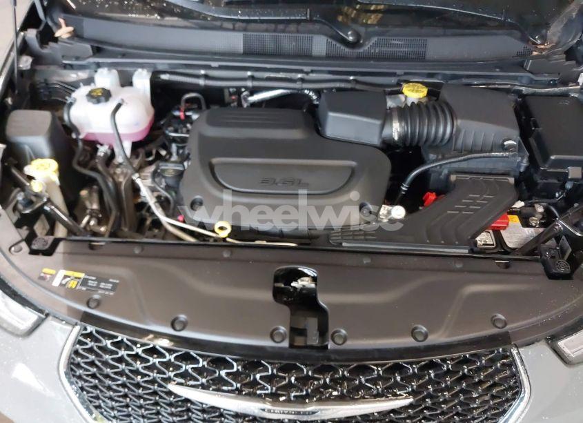 Photo 10 of 2023 Chrysler Pacifica TOURING L (VIN 2C4RC1BG7PR606488)