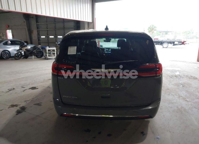 Photo 16 of 2023 Chrysler Pacifica TOURING L (VIN 2C4RC1BG7PR606488)