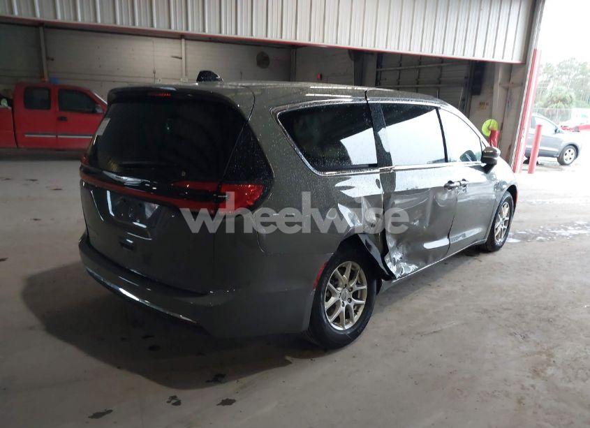 Photo 4 of 2023 Chrysler Pacifica TOURING L (VIN 2C4RC1BG7PR606488)