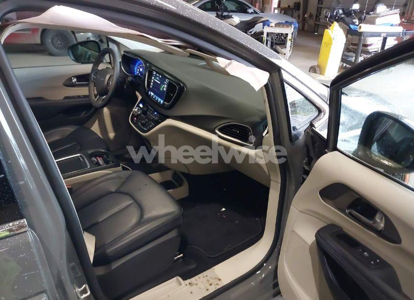 Photo 5 of 2023 Chrysler Pacifica TOURING L (VIN 2C4RC1BG7PR606488)