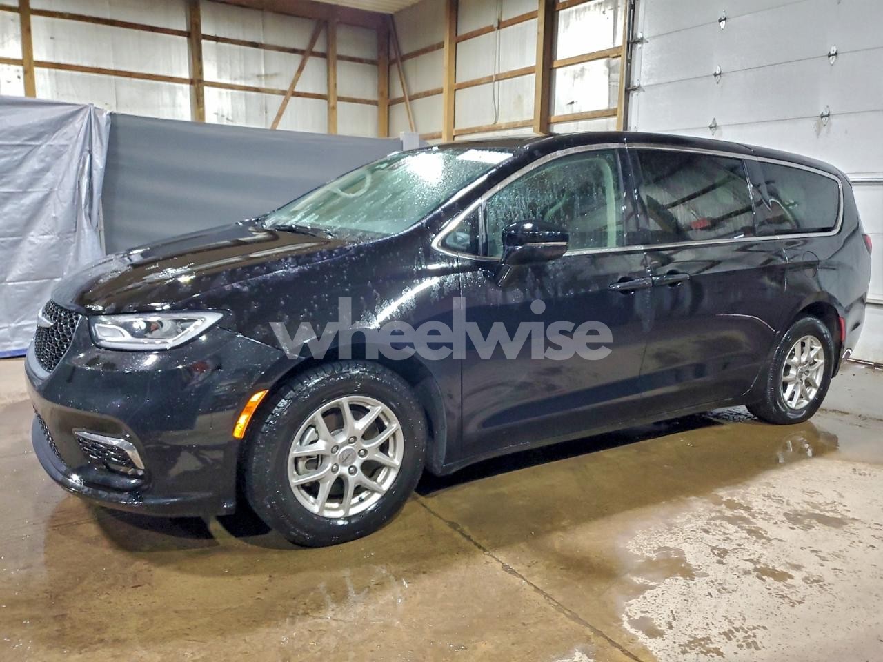 2024 CHRYSLER PACIFICA TOURING L (VIN 2C4RC1BG7RR124672) main photo