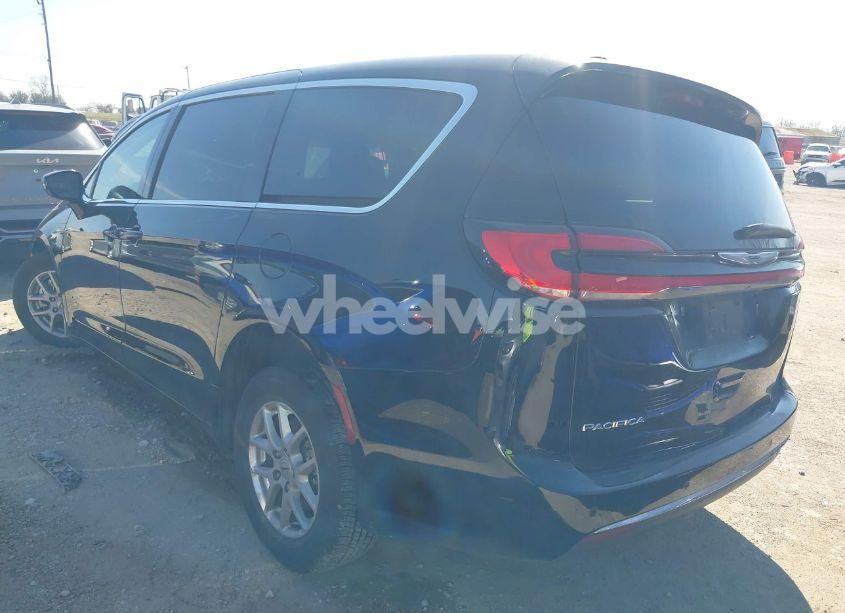 Photo 3 of 2024 Chrysler Pacifica TOURING L (VIN 2C4RC1BG7RR139804)