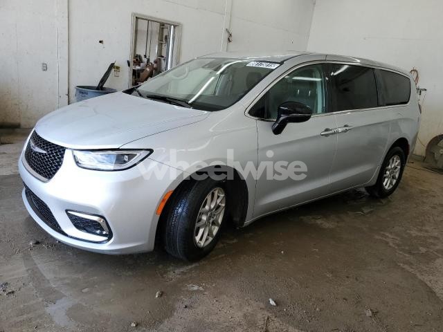 Photo 3 of 2024 CHRYSLER PACIFICA TOURING L (VIN 2C4RC1BG7RR162399)
