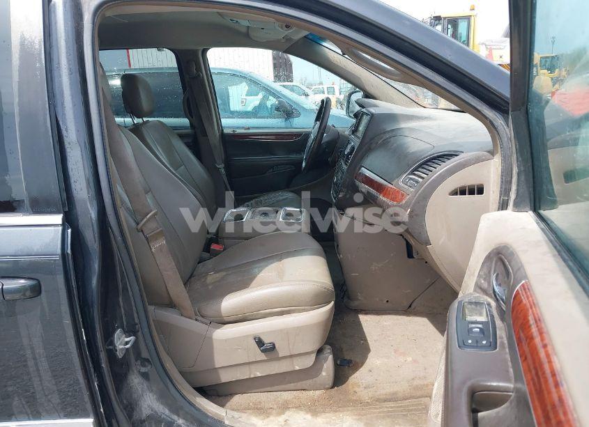 Photo 5 of 2012 Chrysler Town & COUNTRY TOURING (VIN 2C4RC1BG8CR189120)